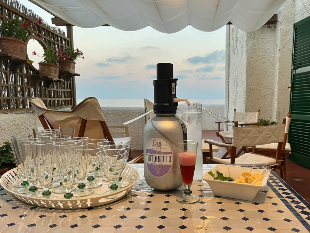 Cocktail pronti da bere con JAS, startup romana che produce drink bio e valorizza il territorio